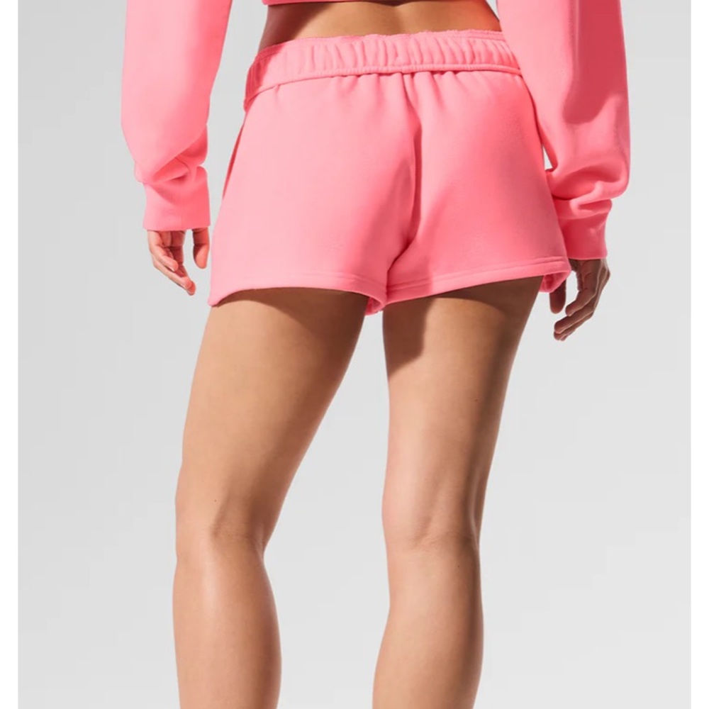 LAST ONE SAME DAY SHIP NWT AUTHENTIC ALO YOGA Neon Bubblegum Pink ACCOLADE SHORT - Picture 5 of 9